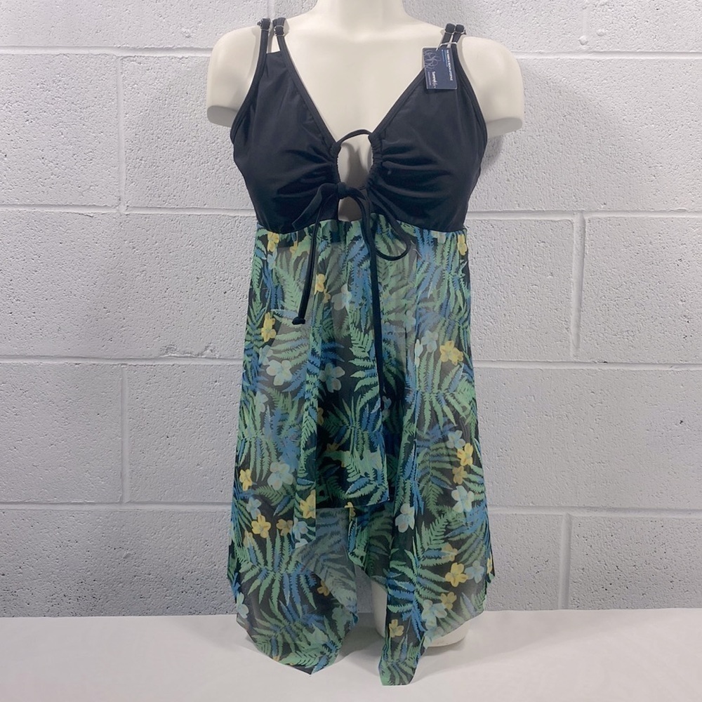 NWT “ the bikini and beach lifestyle”tankini top​​​​​​​​​​